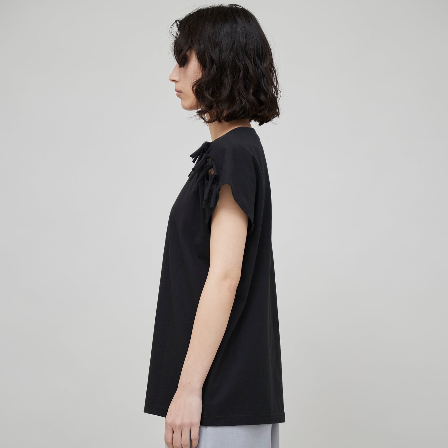 Shoulder Ribbon T-shirt(ショルダーリボンTシャツ)