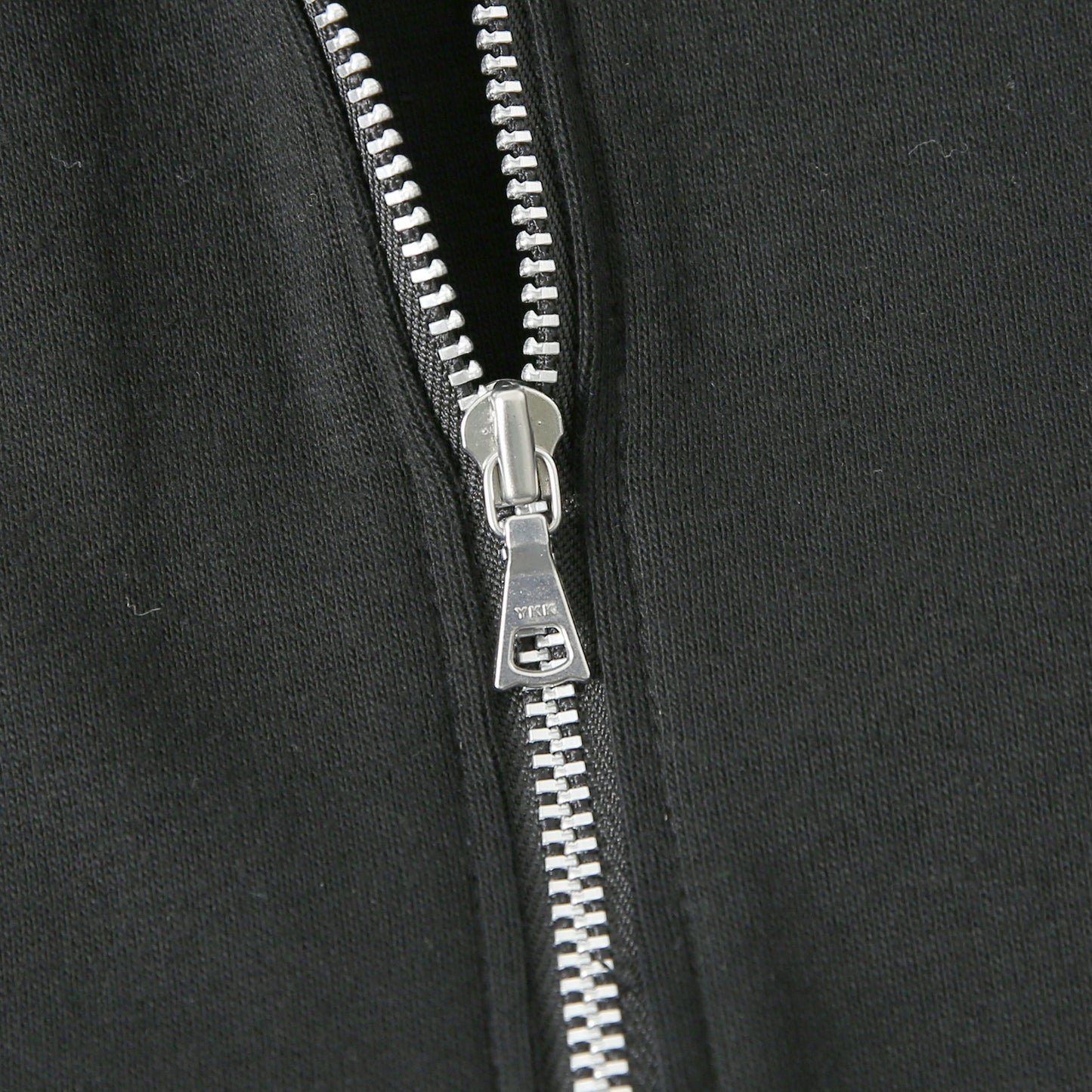 【30%OFF】Front Zip Cut and Sewn(フロントジップカットソー)