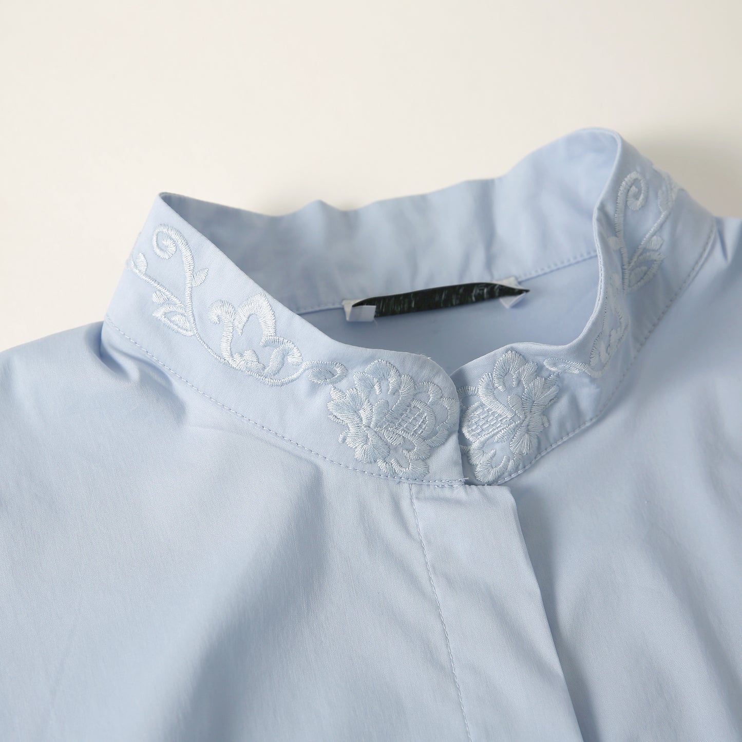 Embroidery Collar Shirt（エンブロイダリーカラーシャツ）