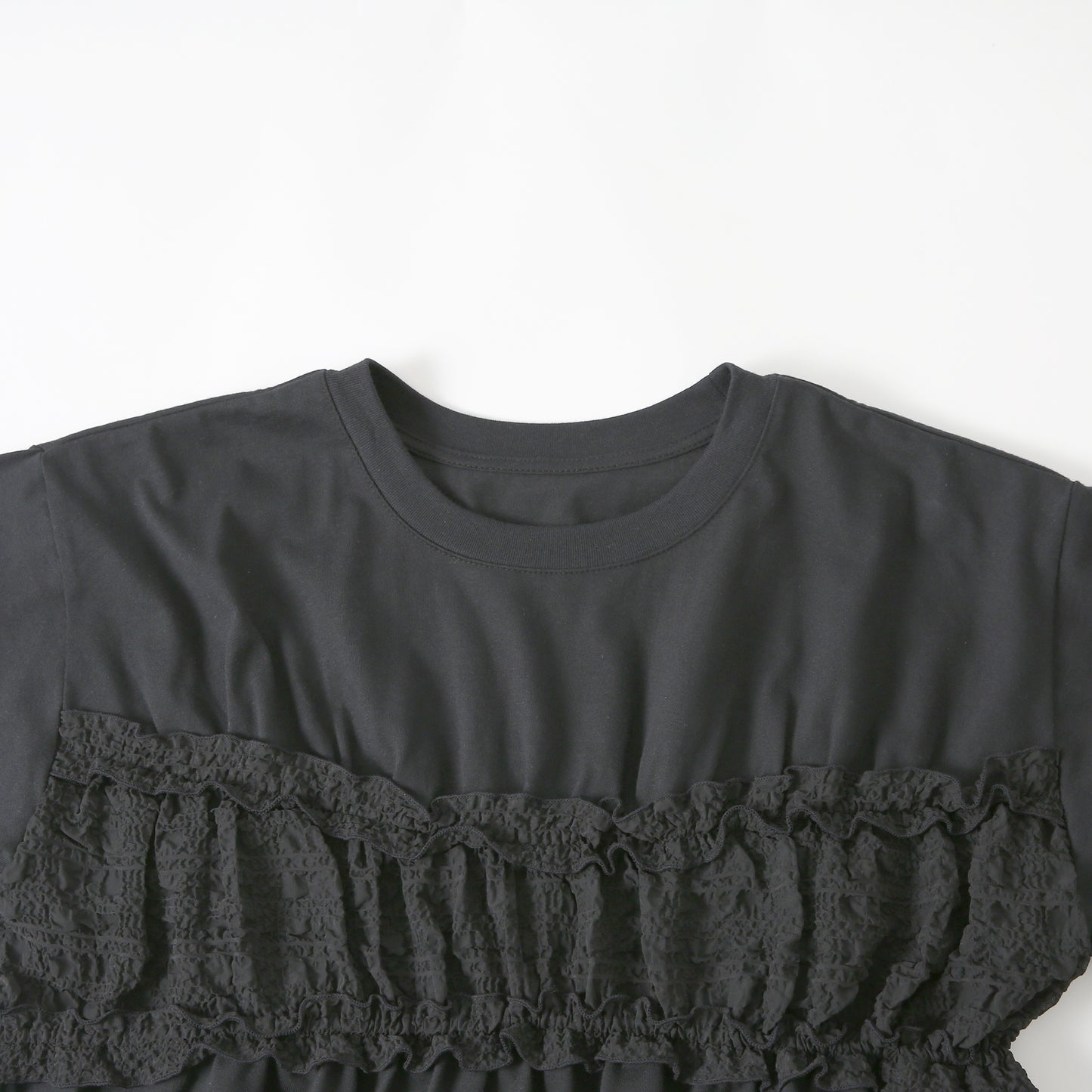 【50％OFF】Shirring Bustier T-shirt（シャーリングビスチェTシャツ）